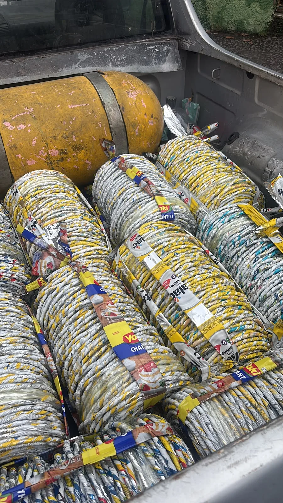 Bobinas de fitilho preparadas para transporte e entrega